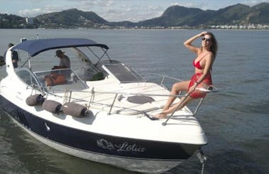 29 ' Divina Schaeffer Motor Yacht Rental in Rio de Janeiro, Brazil