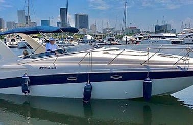 33ft Imperatriz Schaefer Motor Yacht Rental in Rio de Janeiro, Brazil