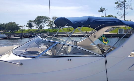 31ft Luiza Coral Motor Yacht Rental in Rio de Janeiro, Brazil
