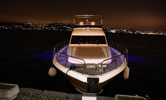 12 People Motor Yacht for Charter in İstanbul