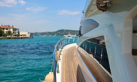 12 People Motor Yacht for Charter in İstanbul