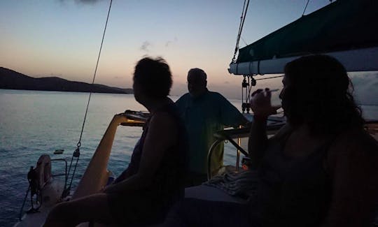 🌝 Sunset Dinner & Full Moon Sailing ⛵️