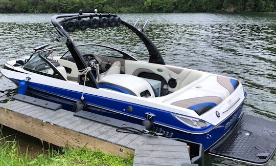 Rent 8 Person Malibu Sunsetter Wake/Ski Boat with watersports equipment included on Lake Austin!