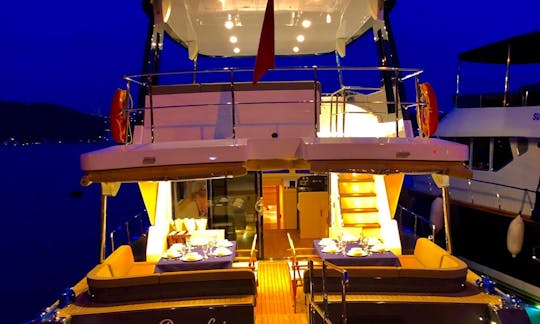 Excursion en yacht à moteur de luxe pour 15 personnes à Istanbul