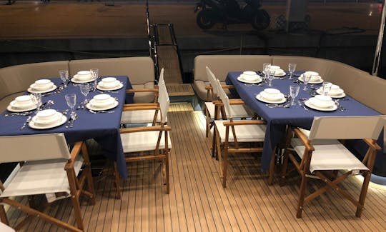 Excursion en yacht à moteur de luxe pour 15 personnes à Istanbul