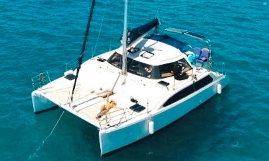 Epic 34' Catamaran Sailing in Waikiki