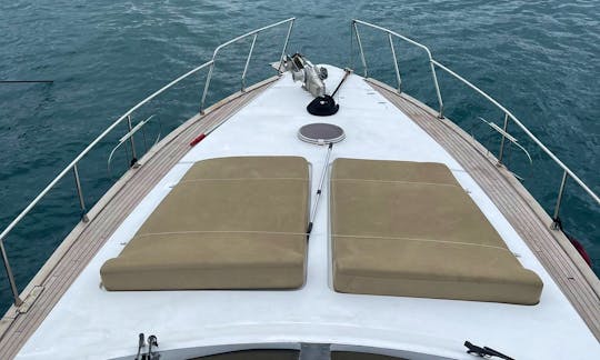 Luxury Yacht for 15 People in İstanbul