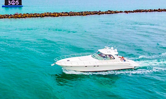 Rent a Luxury Yachting Experience! 58' SeaRay (4)