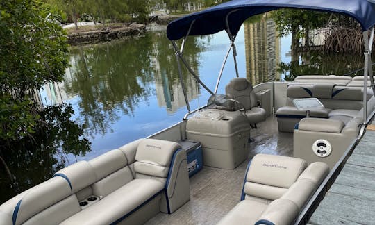 Party Barge 27ft Berkshire Luxury Tritoon. Party or Cruise Around The Intercostal And Enjoy The Million Dollar Views in Sunny Isles Beach!!
