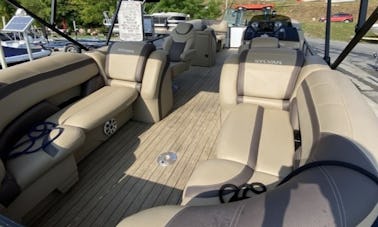 Luxury Pontoon for rent in Harveys Lake