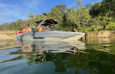Lake Travis Watersports Experience - 25' Malibu Wakesetter LSV Wakeboat!!