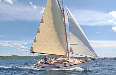 28' Classic Sloop in Rockland, Maine