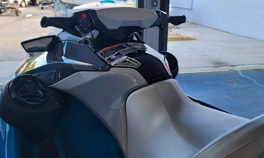 2021 sea doo with blue tooth speakers