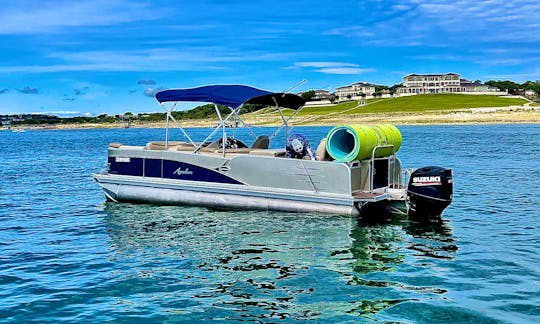 Avalon Catalina 25' Luxury pontoon, towables, ice chest, Lilly pads and subwoofers