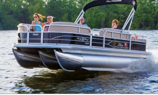 fishing/ cruise Suntracker Pontoon Perfect for a Day on Lake Simcoe!