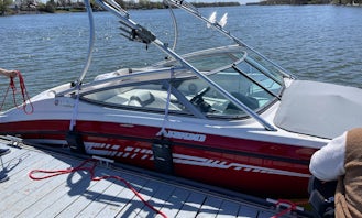 A Fancy 190 Yamaha Wakeboat Rental in Montreal! Everything Included!