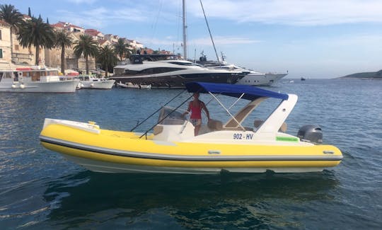 Solemar 175hp (RIB)-フヴァル・タウン-ヴィス、青の洞窟、パクレニの探索に最適です。 