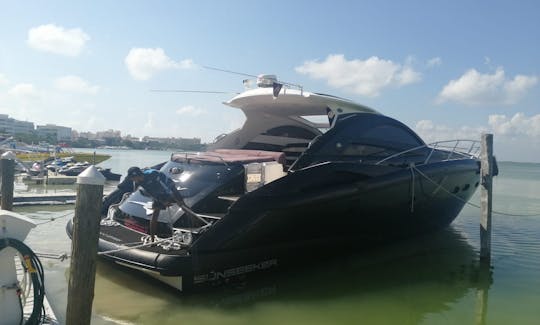 Yacht de luxe Sunseeker de 60 pieds, Waverunner Seadoo gratuit inclus dans la location de 6 heures