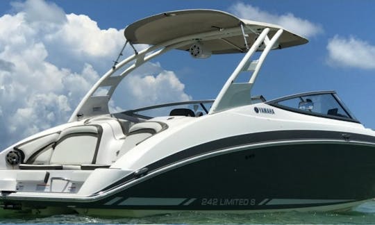 Miami New 24 pouces Yamaha Speedboat, votre meilleure option pour un maximum de 6 personnes