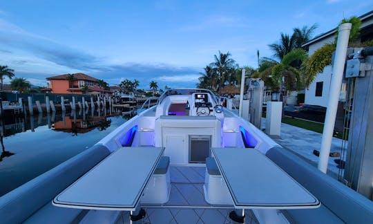 2021 Giupex Marine 32ft Powerboat for Rent in Miami