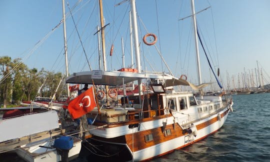Location privée pour une excursion en bateau quotidienne et hebdomadaire sur Gulet DL 