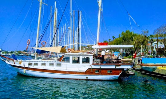 Private charter for daily and weekly boat trip on sailing Gulet DL for 8 people in Bodrum