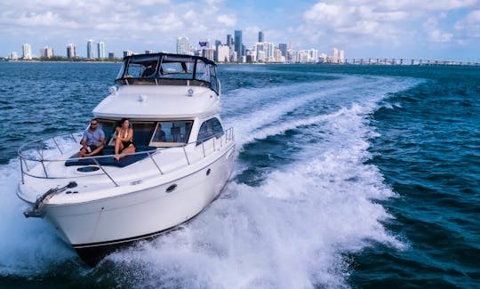 SPRING BREAK PRICE Party with style on a luxury 44’ Sea Ray Sundancer with great stereo system and pool floating platform. Reserve your yacht on the application and pay  capt/mate fuel and cleaning onboard.