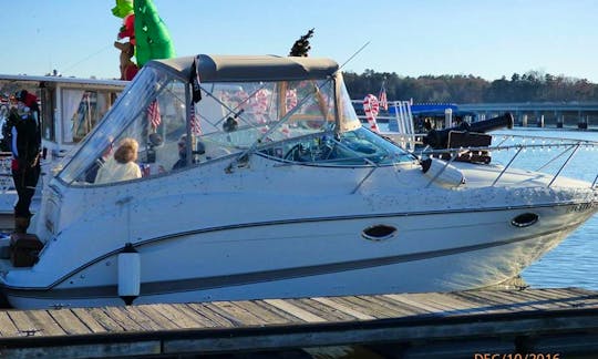 30' Maxum Cabin Cruiser for Scenic Cruises, Lunch or Dinner Cruises & Swimming on Lake Wylie, SC