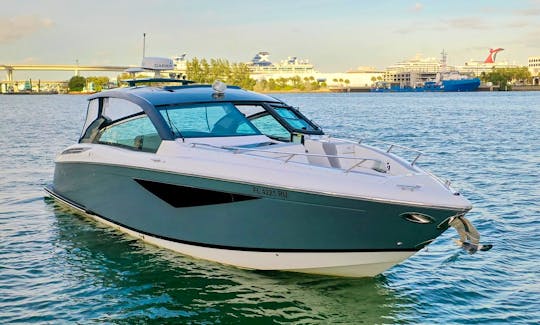 2019 Cobalt A36 Luxury Cruiser for Charter in Miami