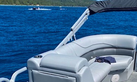 New Lowe Luxury High performance 2021 Tri-toon 250hp Lake Tahoe Seats 12
