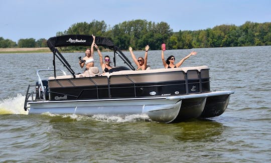  26” Regency Pontoon in Canyon Lake TX