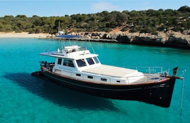 Charter 52' Menorquin 160 Fly Motor Yacht Rental in Manacor, Illes Balears
