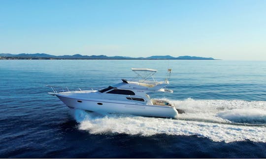 Charter 38' Garin Fly Motor Yacht Rental in Manacor, Illes Balears