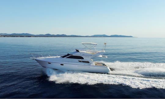 Charter 38' Garin Fly Motor Yacht Rental in Manacor, Illes Balears