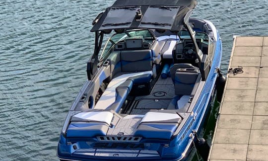 2019 Supra SL450 Wakesurf Boat for Charter in Lago Vista
