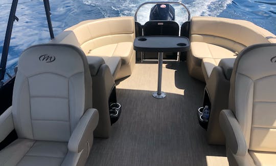 2022 Manitou 23' Tritoon Boat in Glenbrook