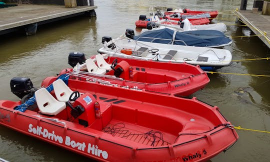 Self-Drive Boat Hire on River Thames