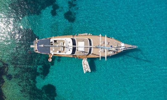 PALOMA BLANCA This wonderful deluxe gulet is 29 meters long and for 8 people