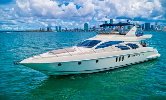 62’ Azimut Power Mega Yacht In Miami Beach