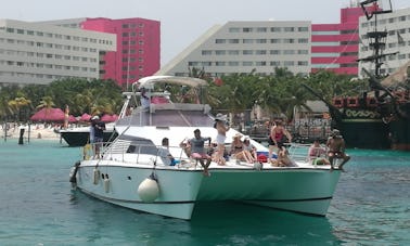 Power Catamaran 42ft for Family or Group in Cancún, #GMBCAT42MOTOR