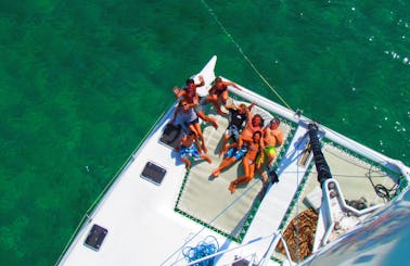 56' Beach Catamaran Charter in Panama, Panama