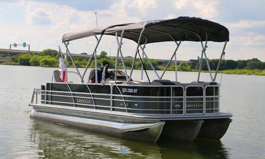 Perfect Party Boat for Lake Lewisville - 9 passenger Tritoon! Weekday Specials!