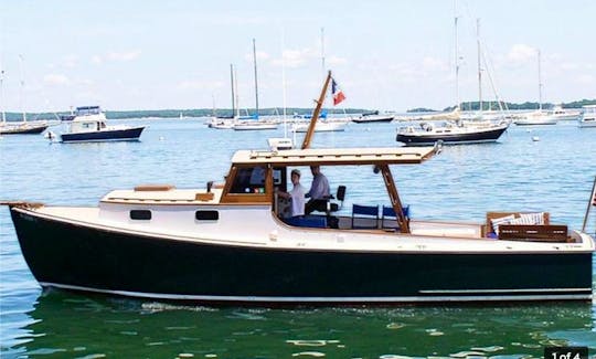 36ft Vintage Yacht Marlinspike Charter in Sag Harbor, New York