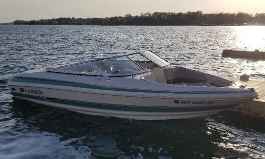 19' Larson LXI Open Bow for 9 Person for rent