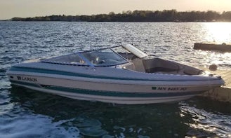 19' Larson LXI Open Bow for 9 Person for rent