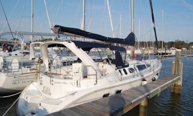 Cruceros de vela con tripulación completa a bordo de un velero de 41 pies en Rock Hall, Maryland