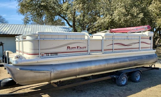 Beautiful boat ready to show your group a great day on Lake Austin!