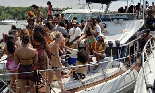 WHISKEY Danger - segundo maior iate de luxo para aluguel em Lake Lewisville - mínimo de 4 horas