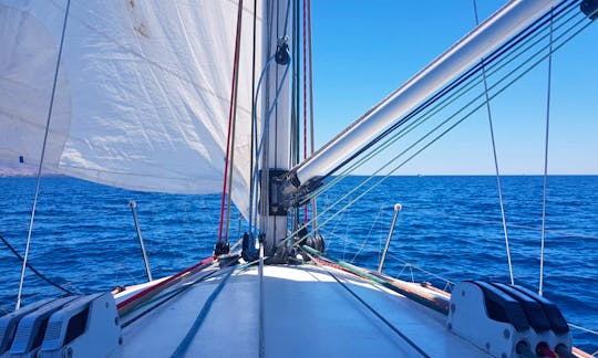 Albin Viggen 26ft Sailboat for Charter on Little Hudson
