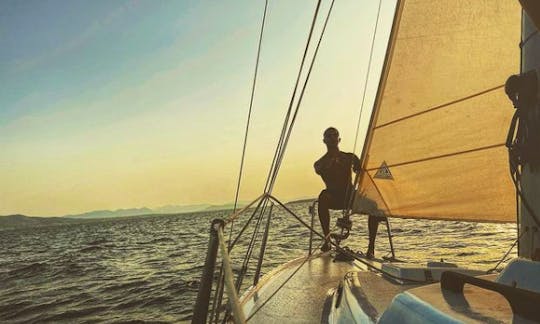 Albin Viggen 26ft Sailboat for Charter on Little Hudson